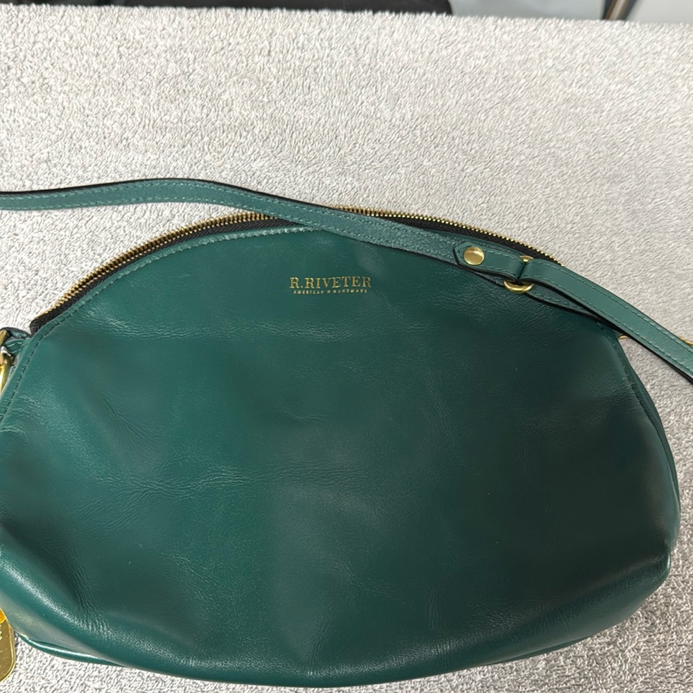 R Riveter bag, forest green, small wear sign lower left bottom